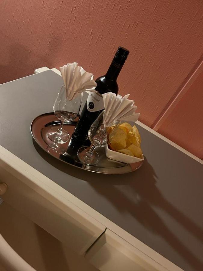 Hotel Edirol Vouvry Bagian luar foto